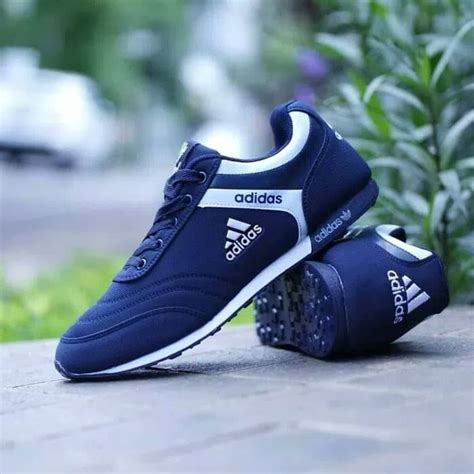 sepatu adidas original terbaru.